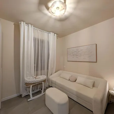 San Lorenzo Exclusive - Beachfront & Pools Apartment