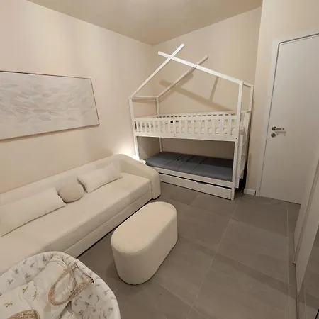 Apartment San Lorenzo Exclusive - Beachfront & Pools San Lorenzo al Mare