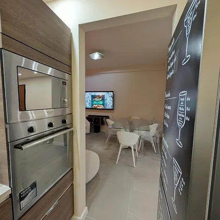 San Lorenzo Exclusive - Beachfront & Pools Apartmán *